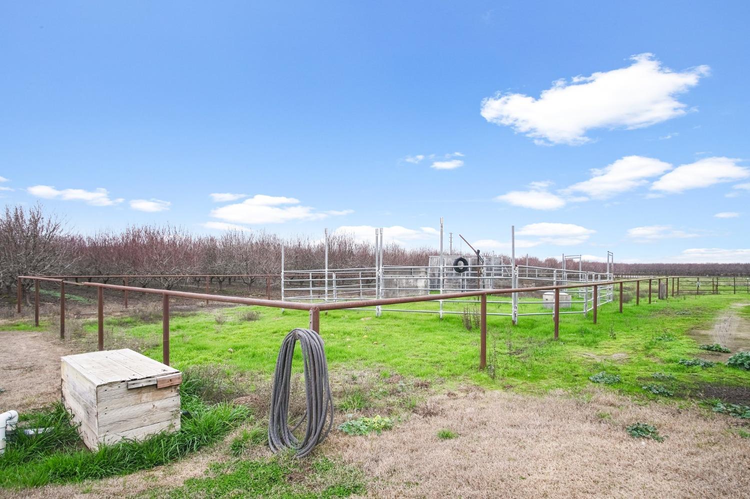 5837 N BERKELEY Avenue