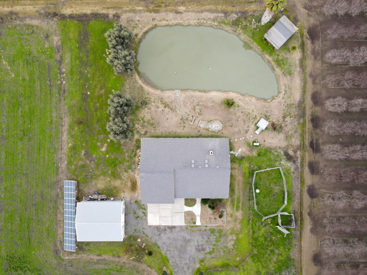 5837 N BERKELEY Avenue