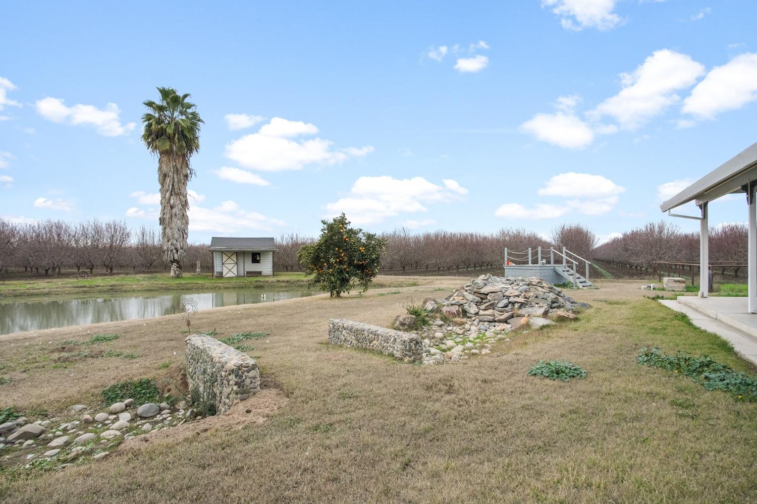 5837 N BERKELEY Avenue