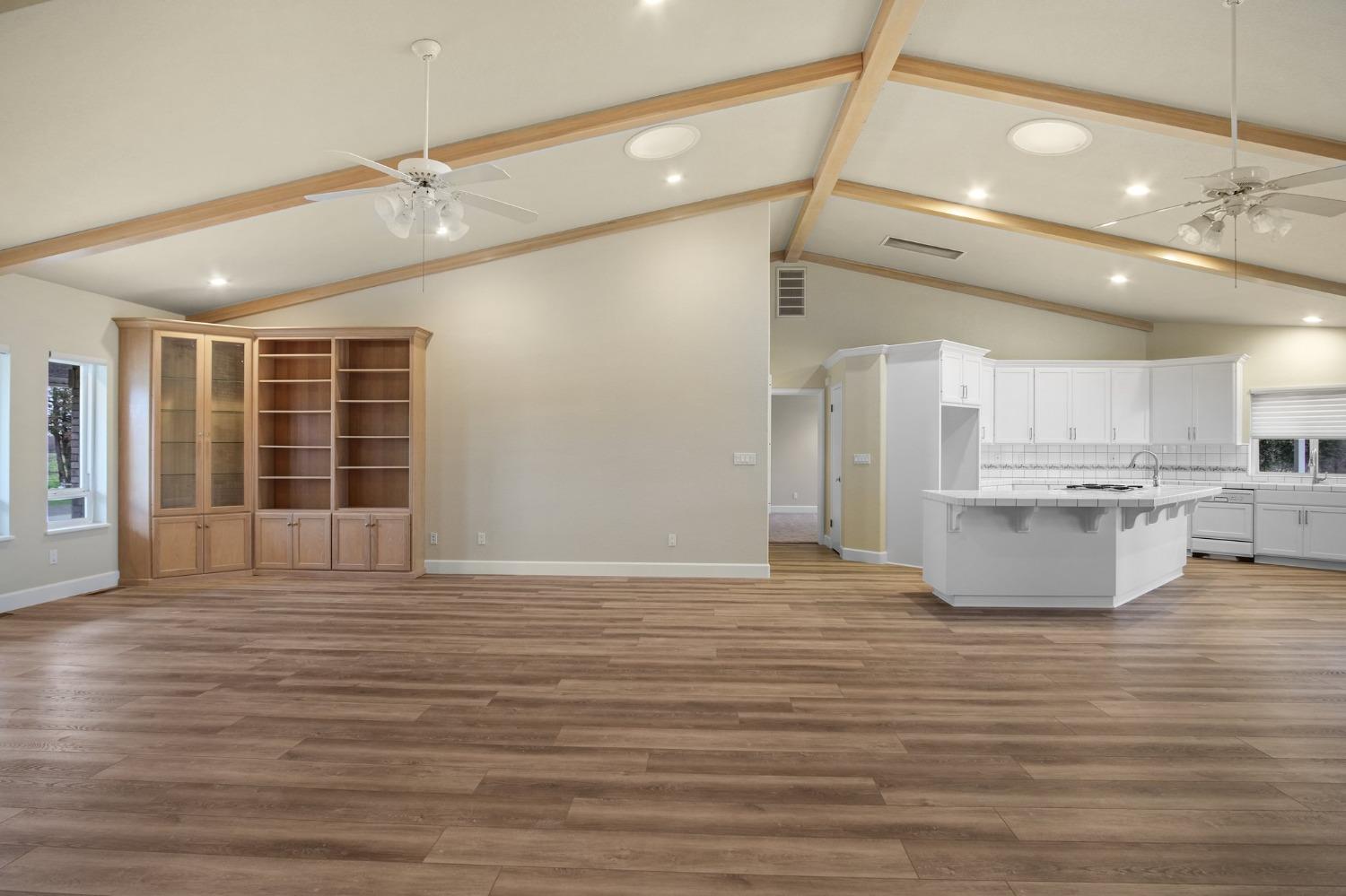 5837 N BERKELEY Avenue