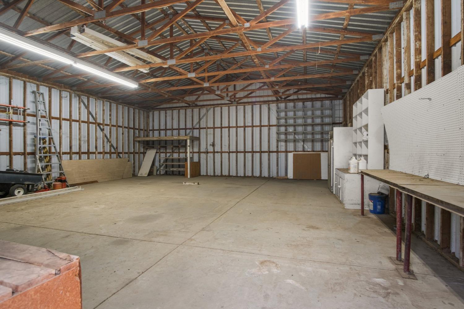 5837 N BERKELEY Avenue