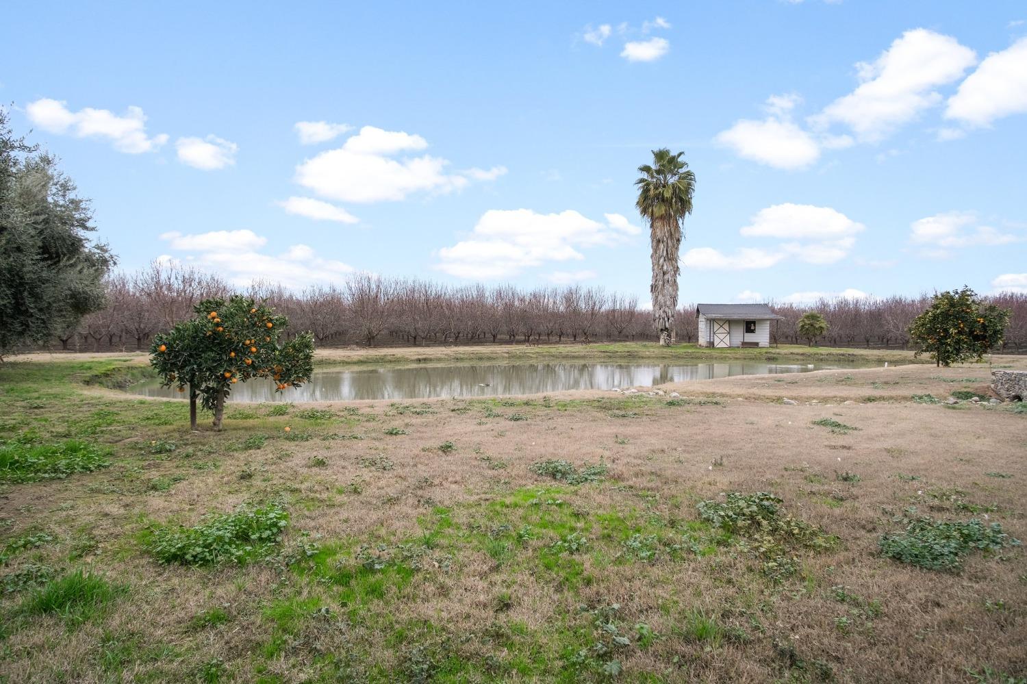 5837 N BERKELEY Avenue