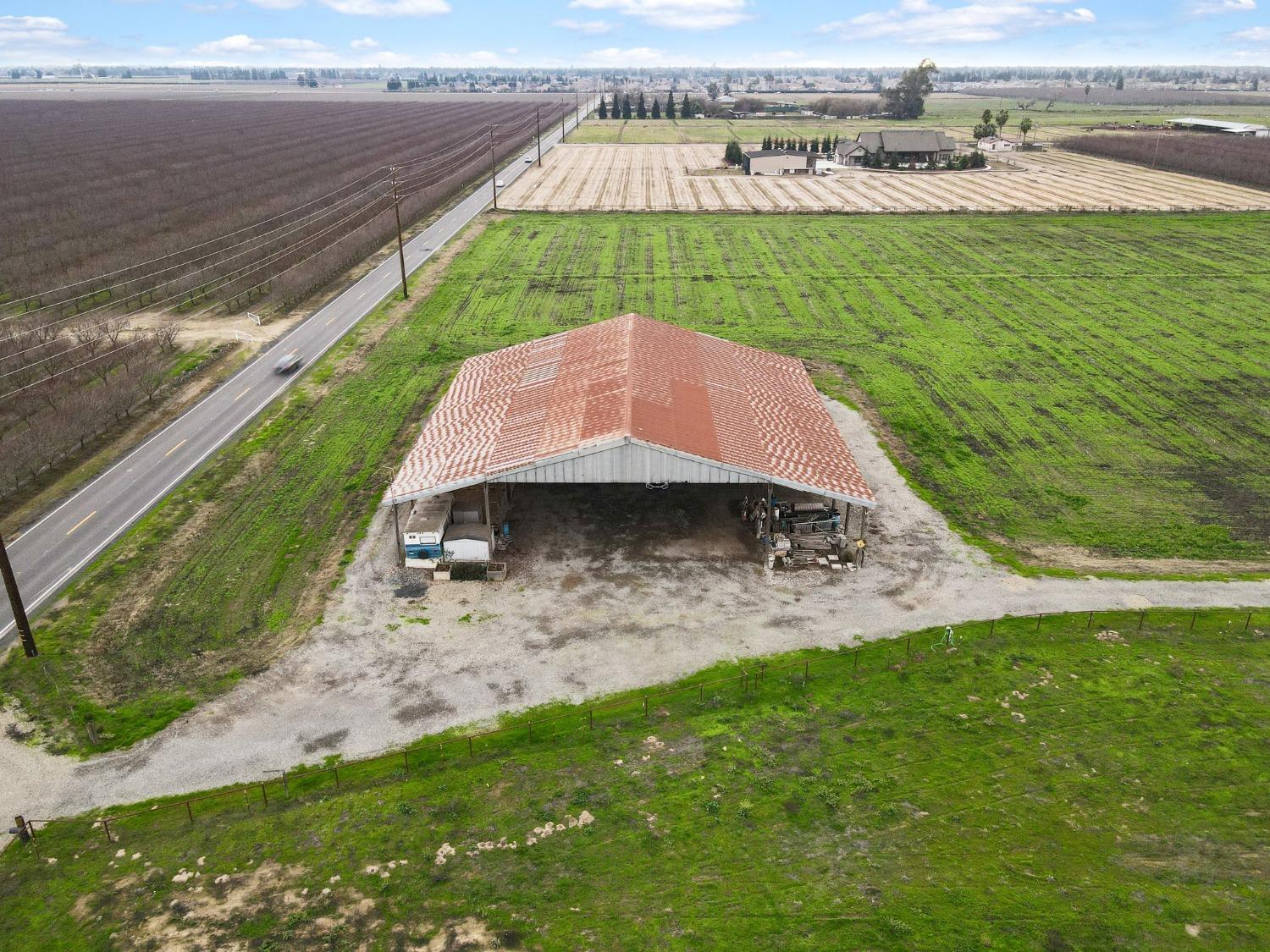 5837 N BERKELEY Avenue