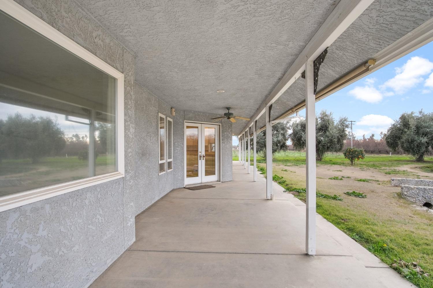 5837 N BERKELEY Avenue