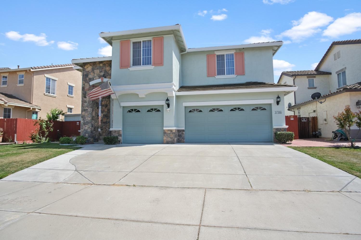 3786 Standing Oak Drive