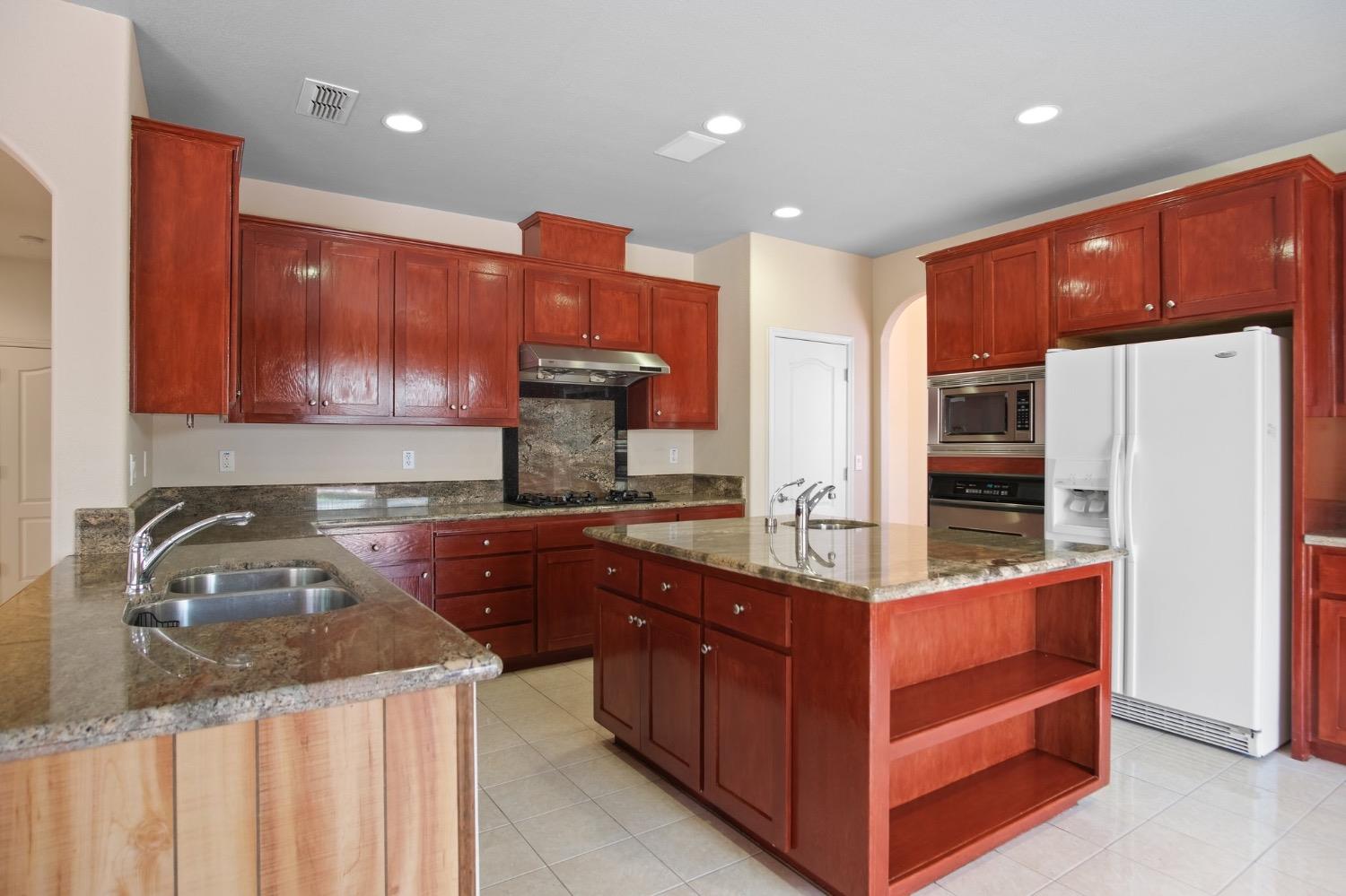 3786 Standing Oak Drive