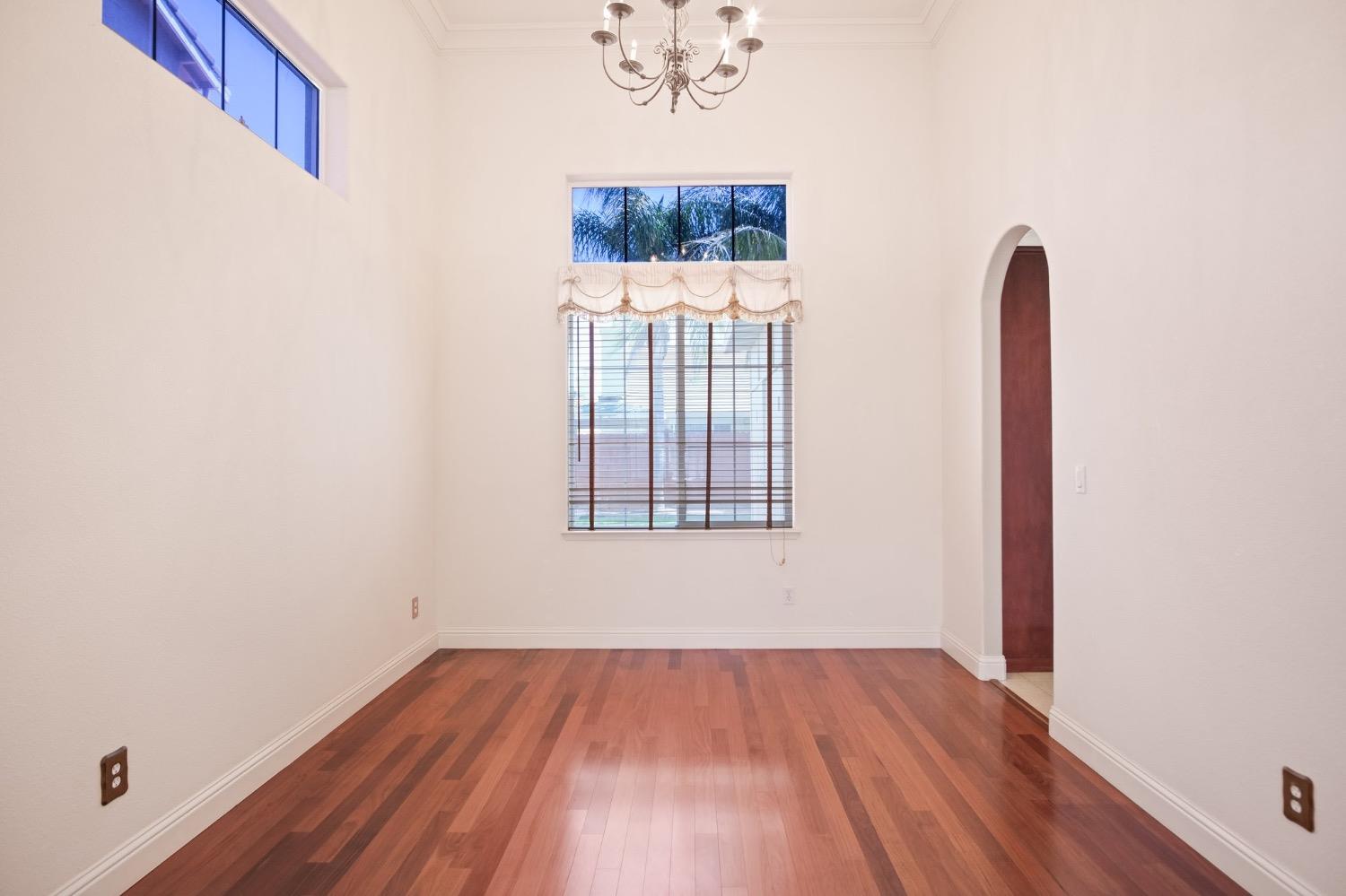 3786 Standing Oak Drive