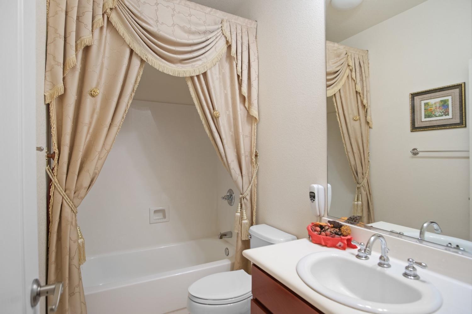 3786 Standing Oak Drive