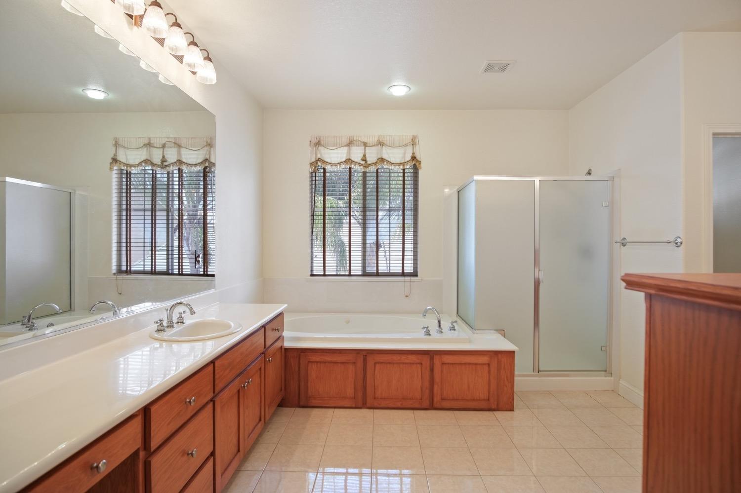 3786 Standing Oak Drive