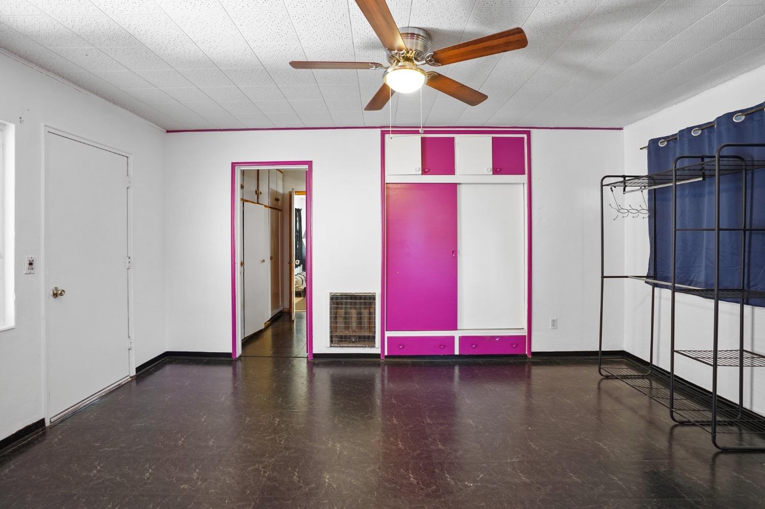 93 E Syracuse Avenue