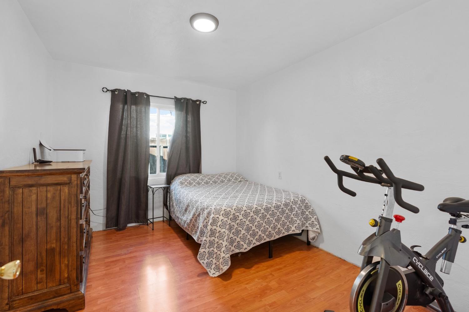 93 E Syracuse Avenue