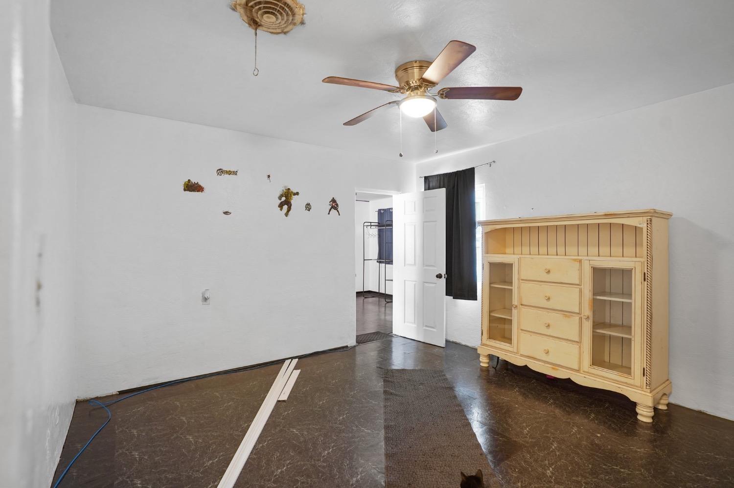 93 E Syracuse Avenue