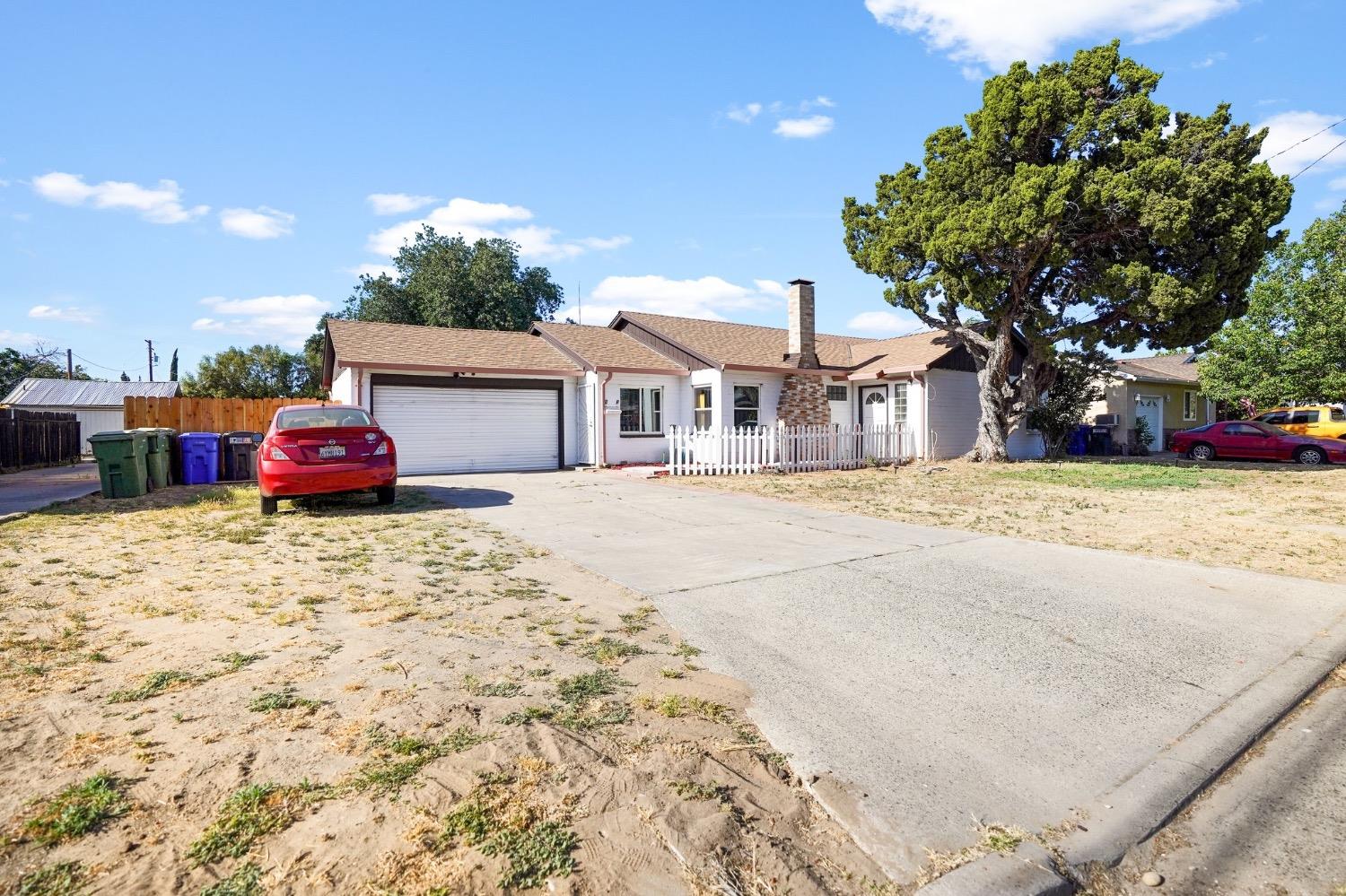 93 E Syracuse Avenue