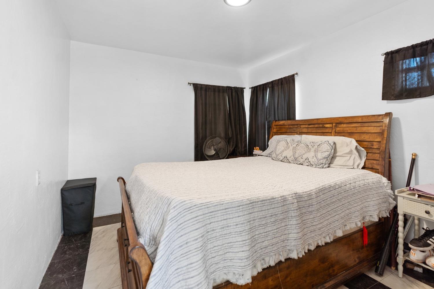 93 E Syracuse Avenue