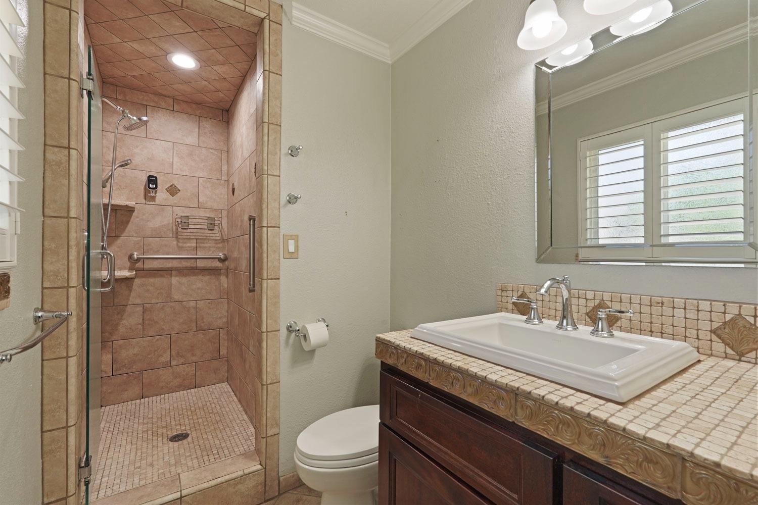 6942 N Pershing Avenue