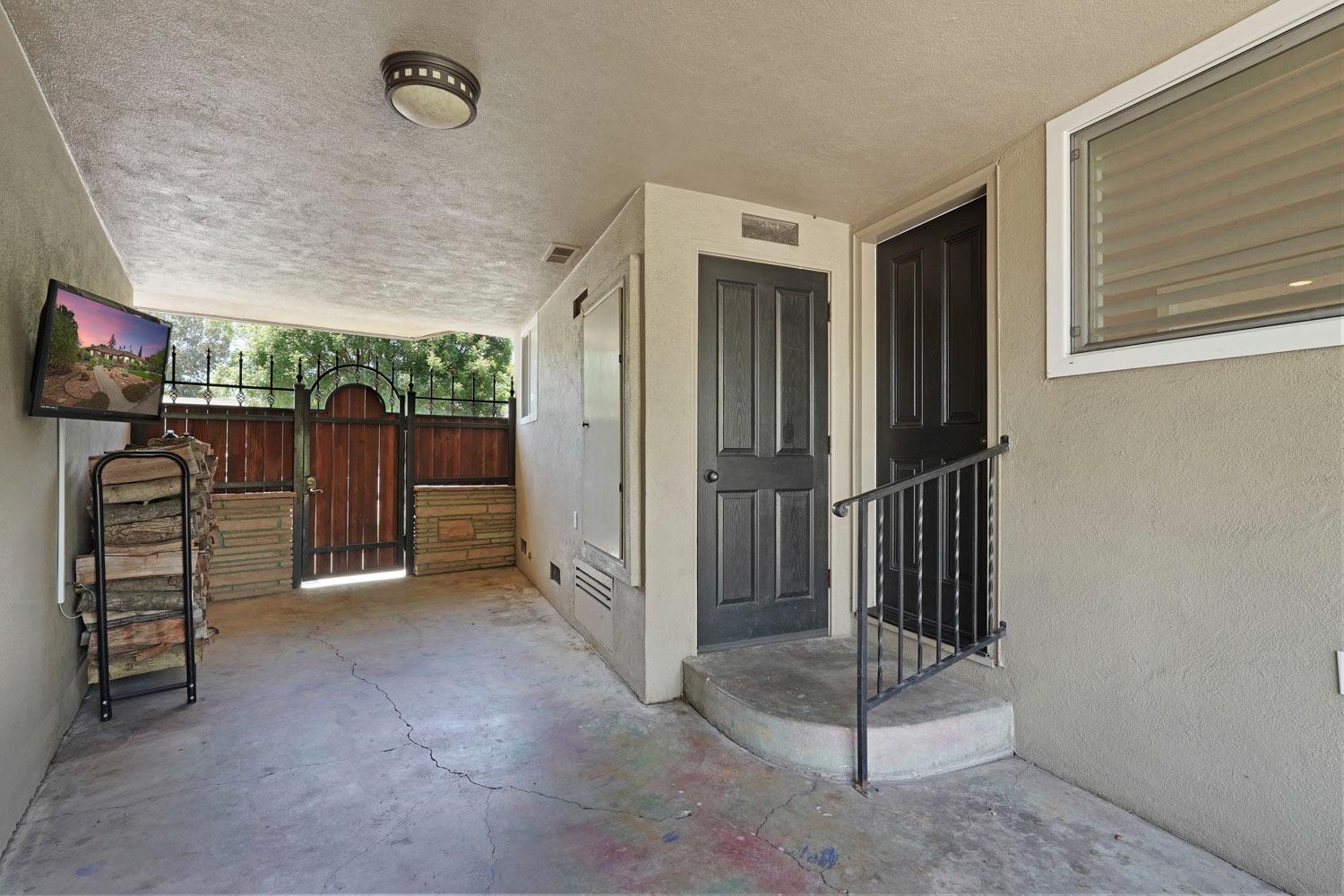 6942 N Pershing Avenue