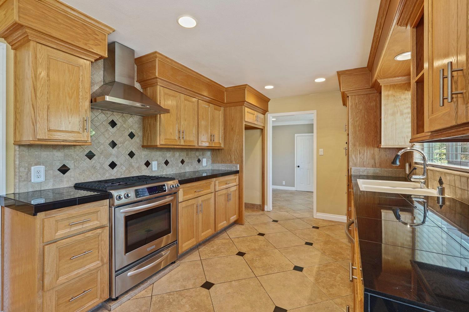 6942 N Pershing Avenue