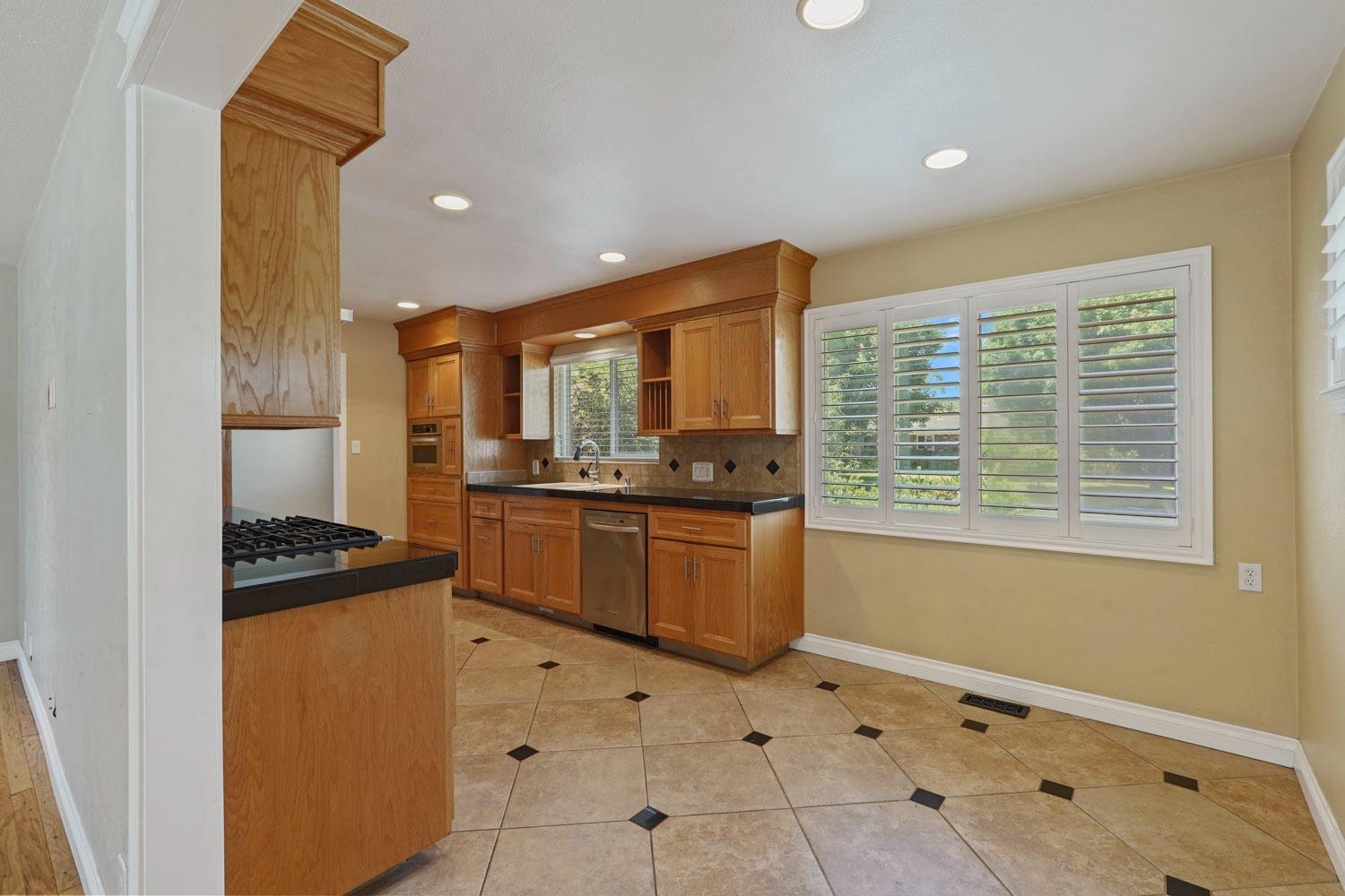 6942 N Pershing Avenue