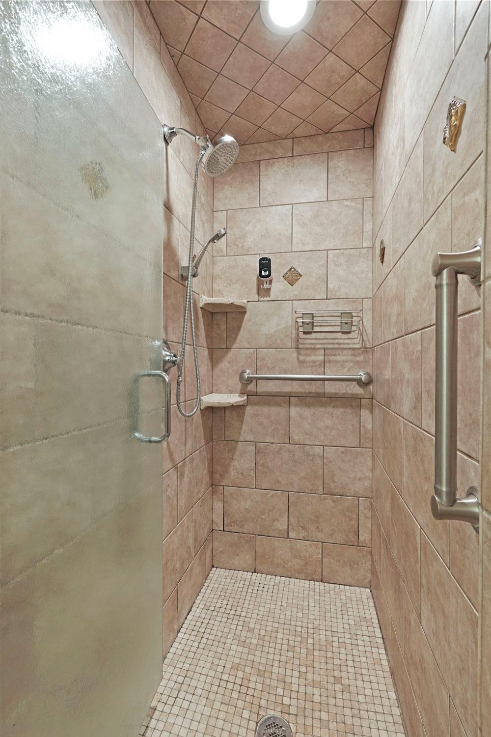 6942 N Pershing Avenue