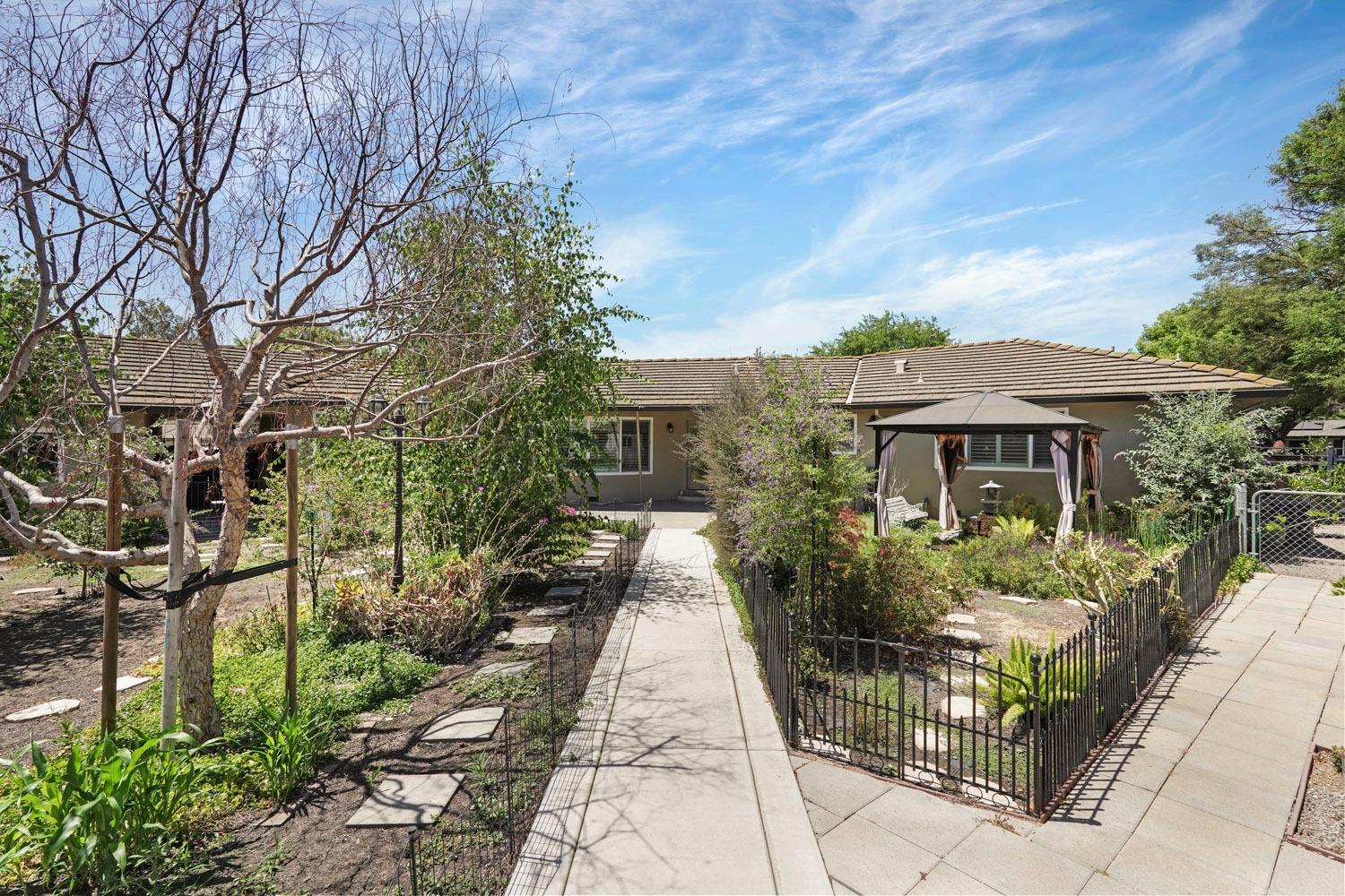 6942 N Pershing Avenue