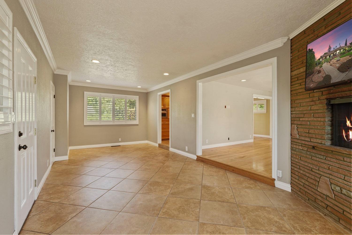 6942 N Pershing Avenue