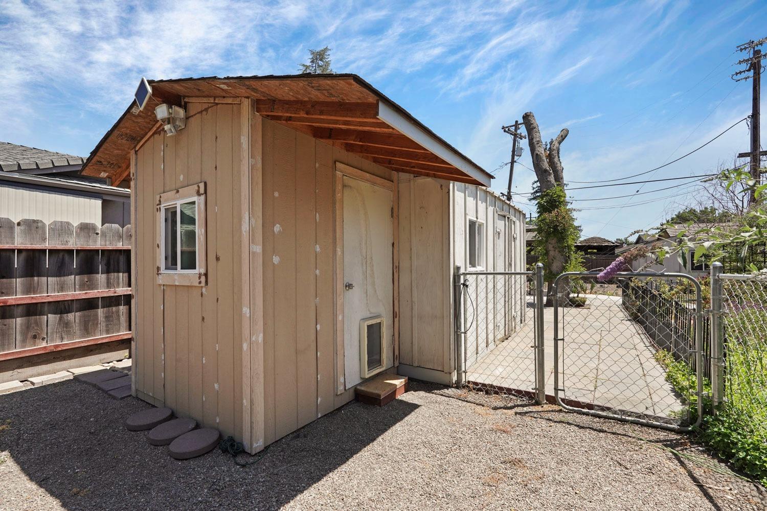 6942 N Pershing Avenue