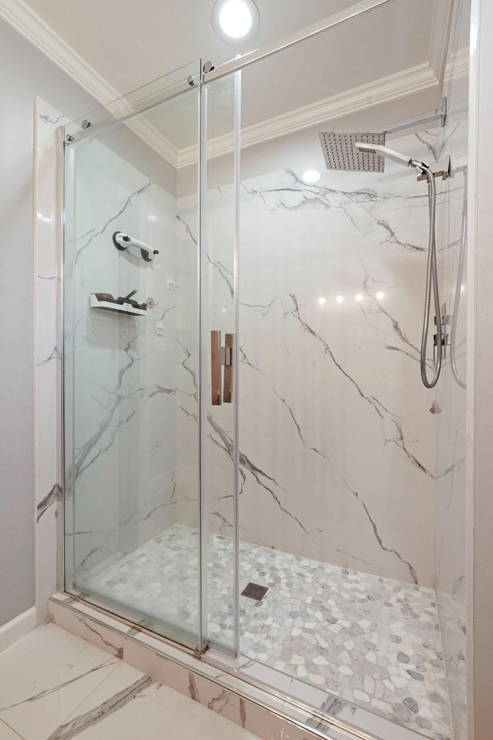 6942 N Pershing Avenue