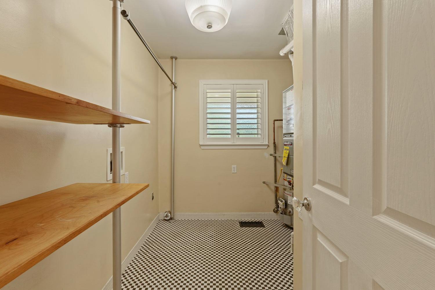 6942 N Pershing Avenue