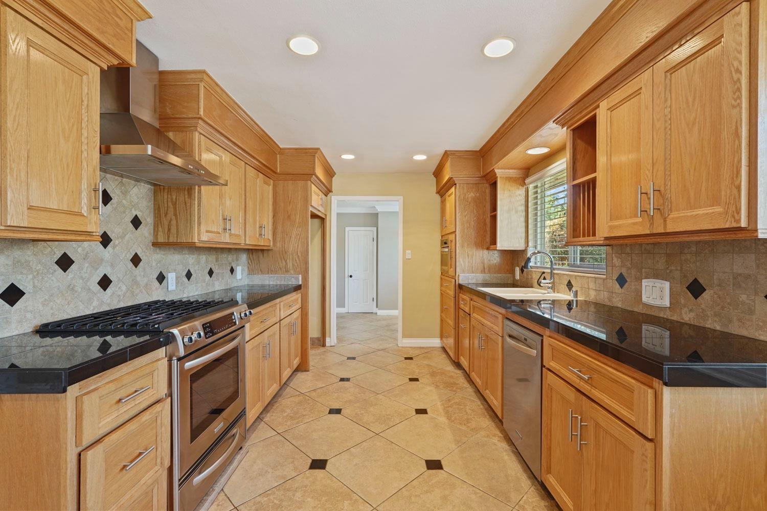 6942 N Pershing Avenue