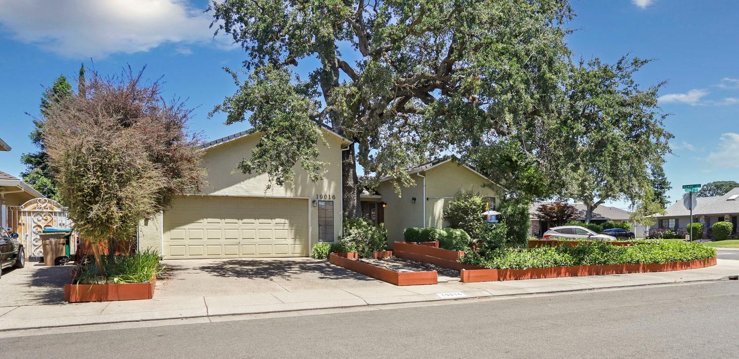 19016 Lambert Way