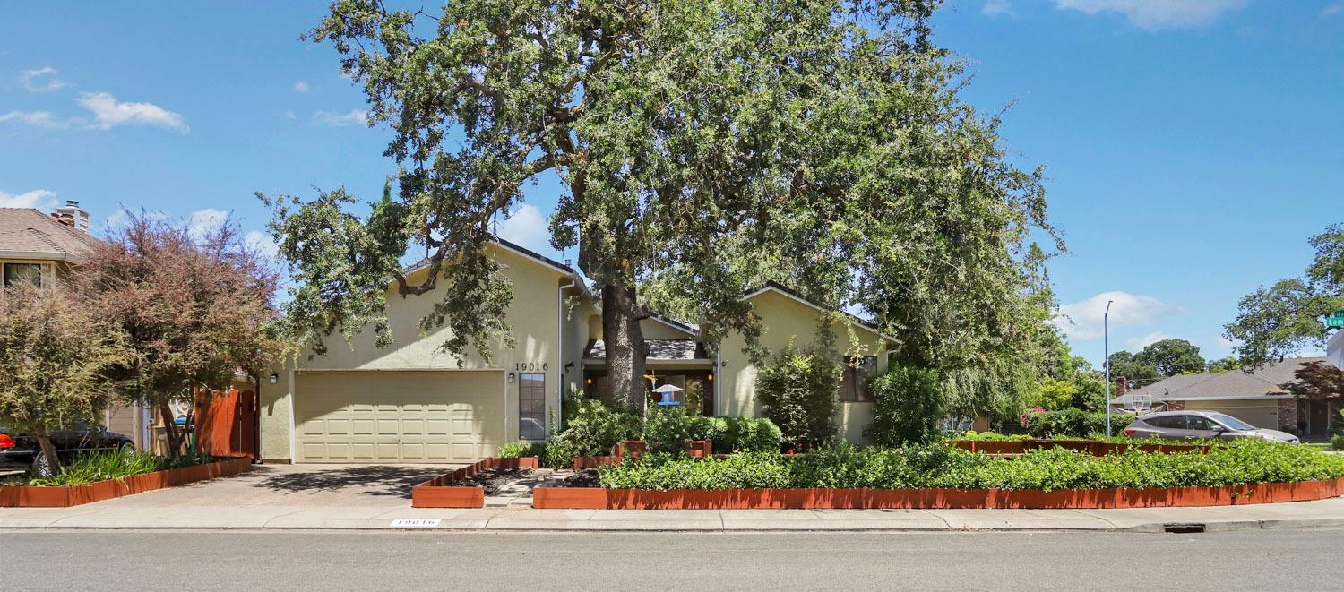 19016 Lambert Way