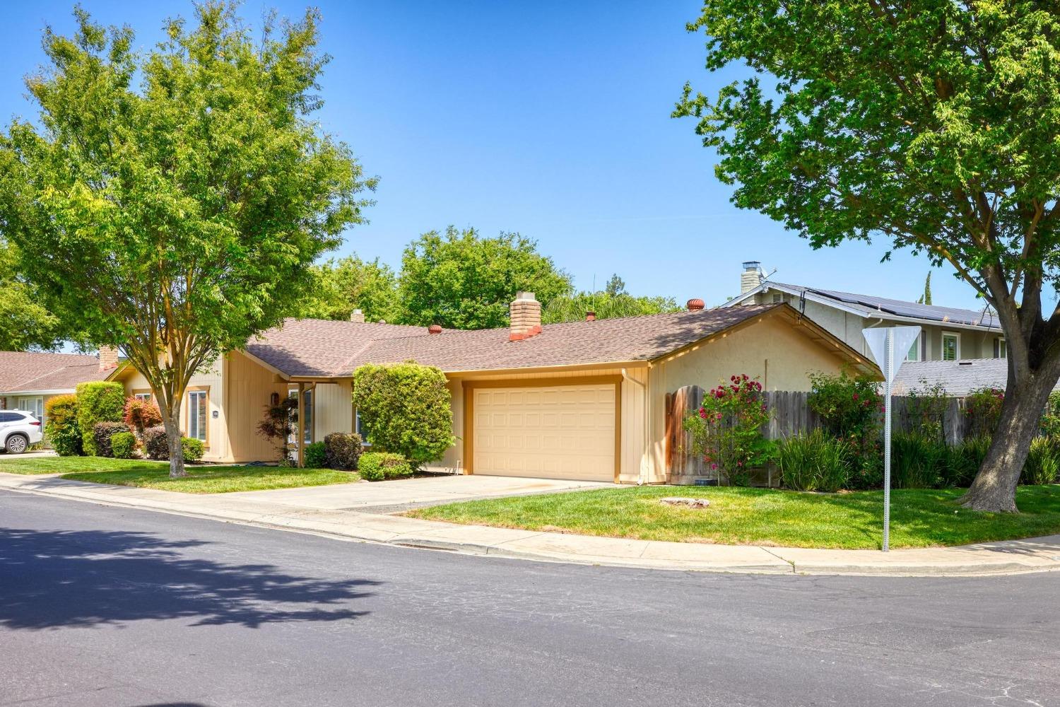 3900 Spring Oak Drive