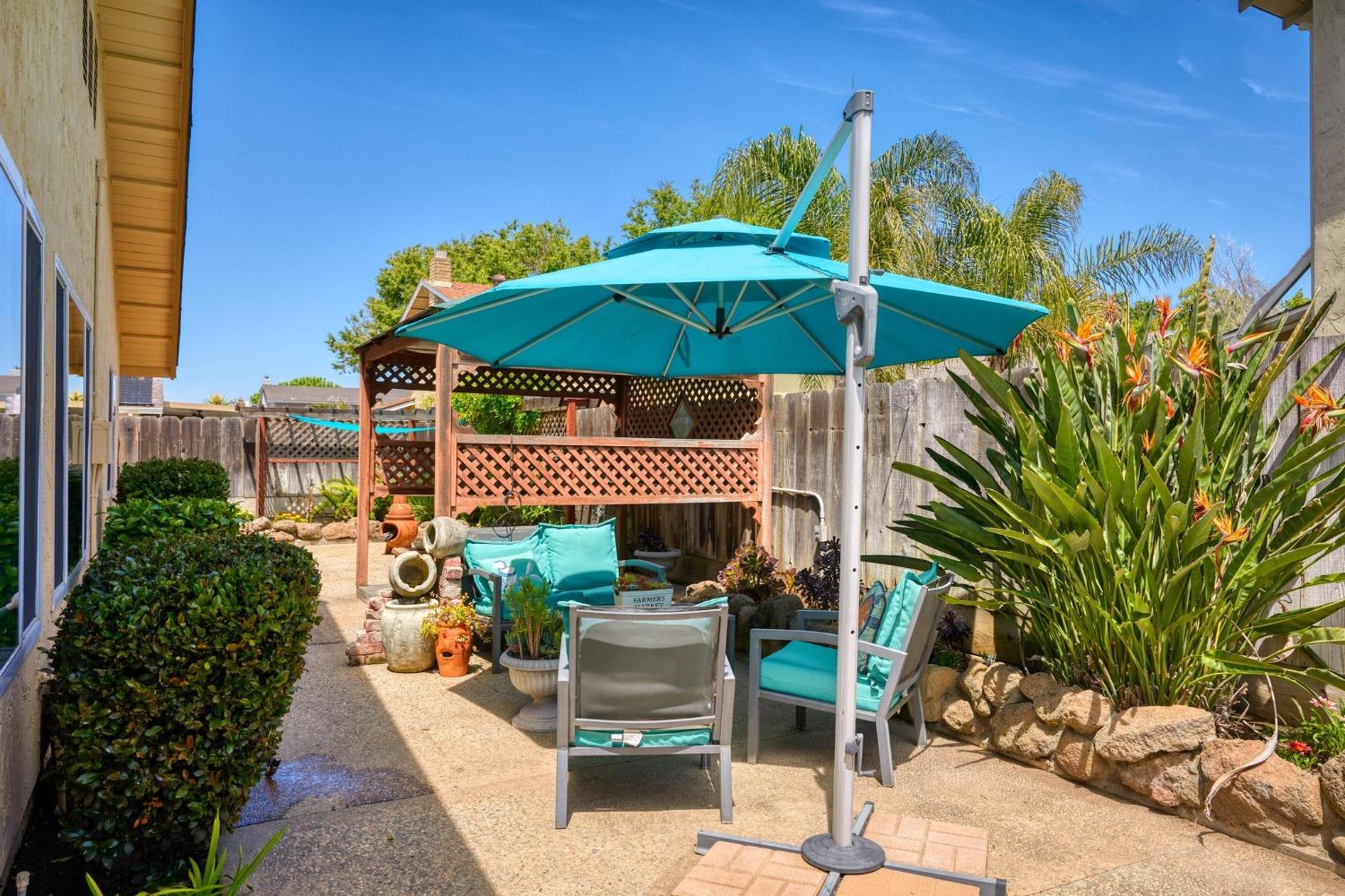 3900 Spring Oak Drive