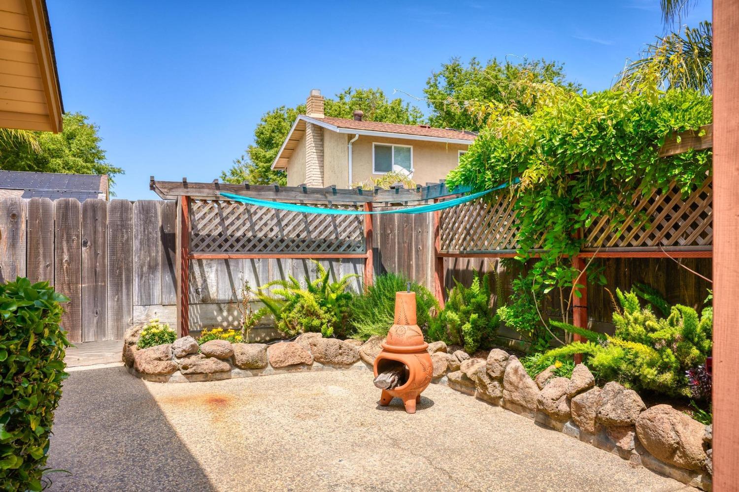 3900 Spring Oak Drive