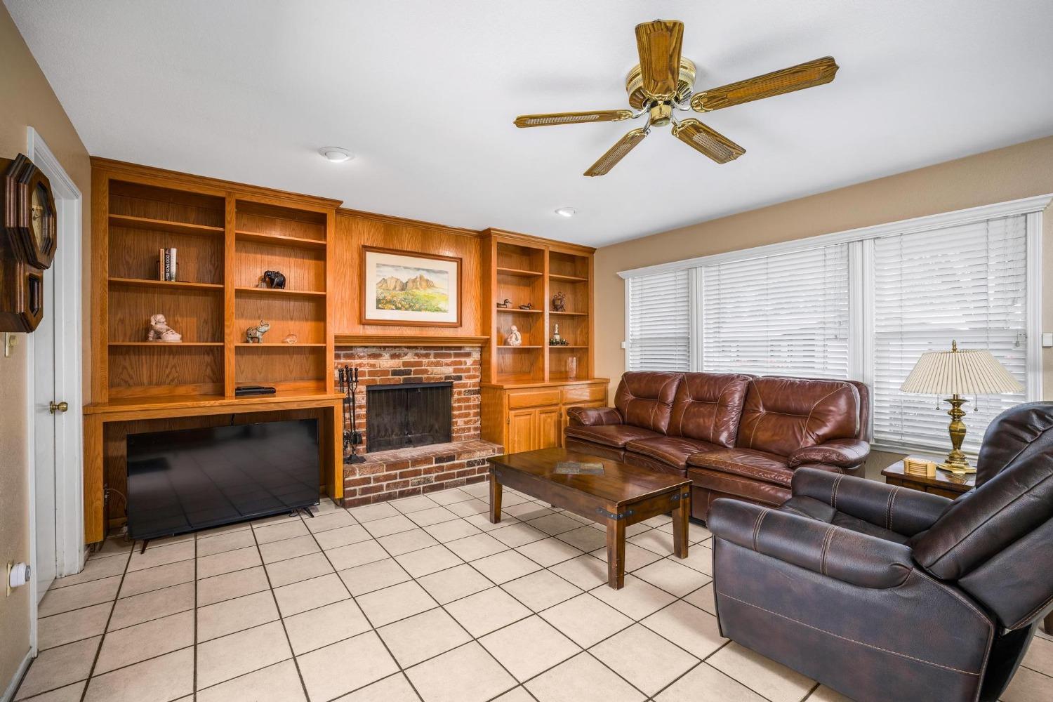 3900 Spring Oak Drive