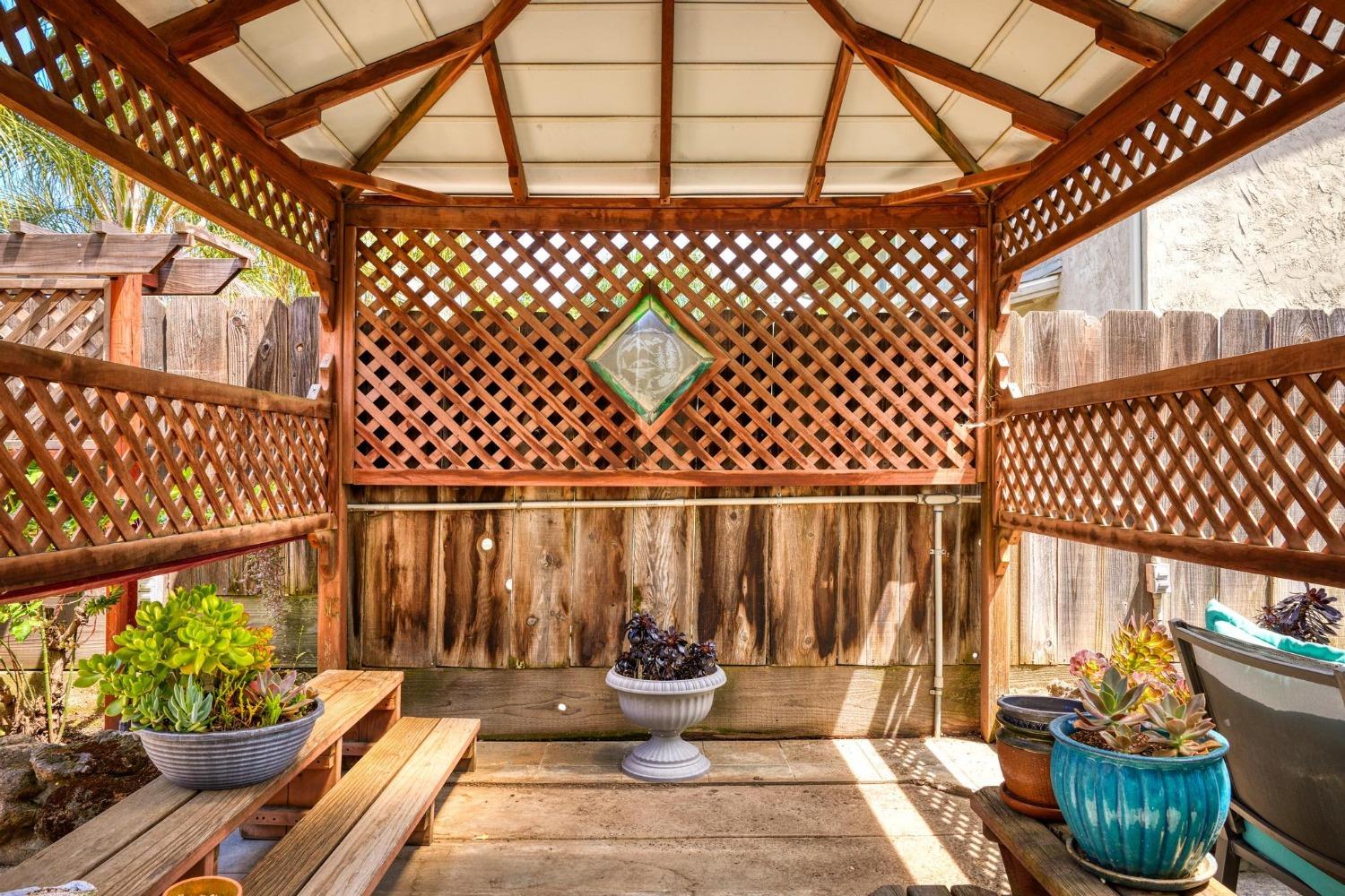 3900 Spring Oak Drive