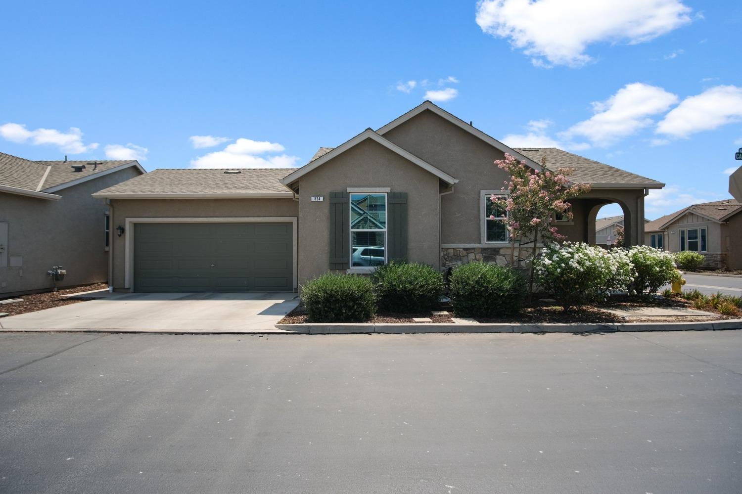 824 Castellona Drive