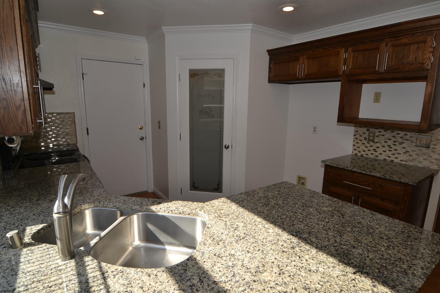 2817 Woodmont Circle