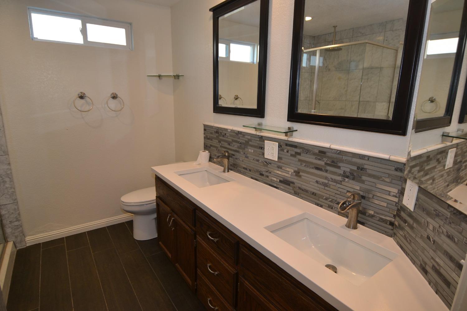 2817 Woodmont Circle