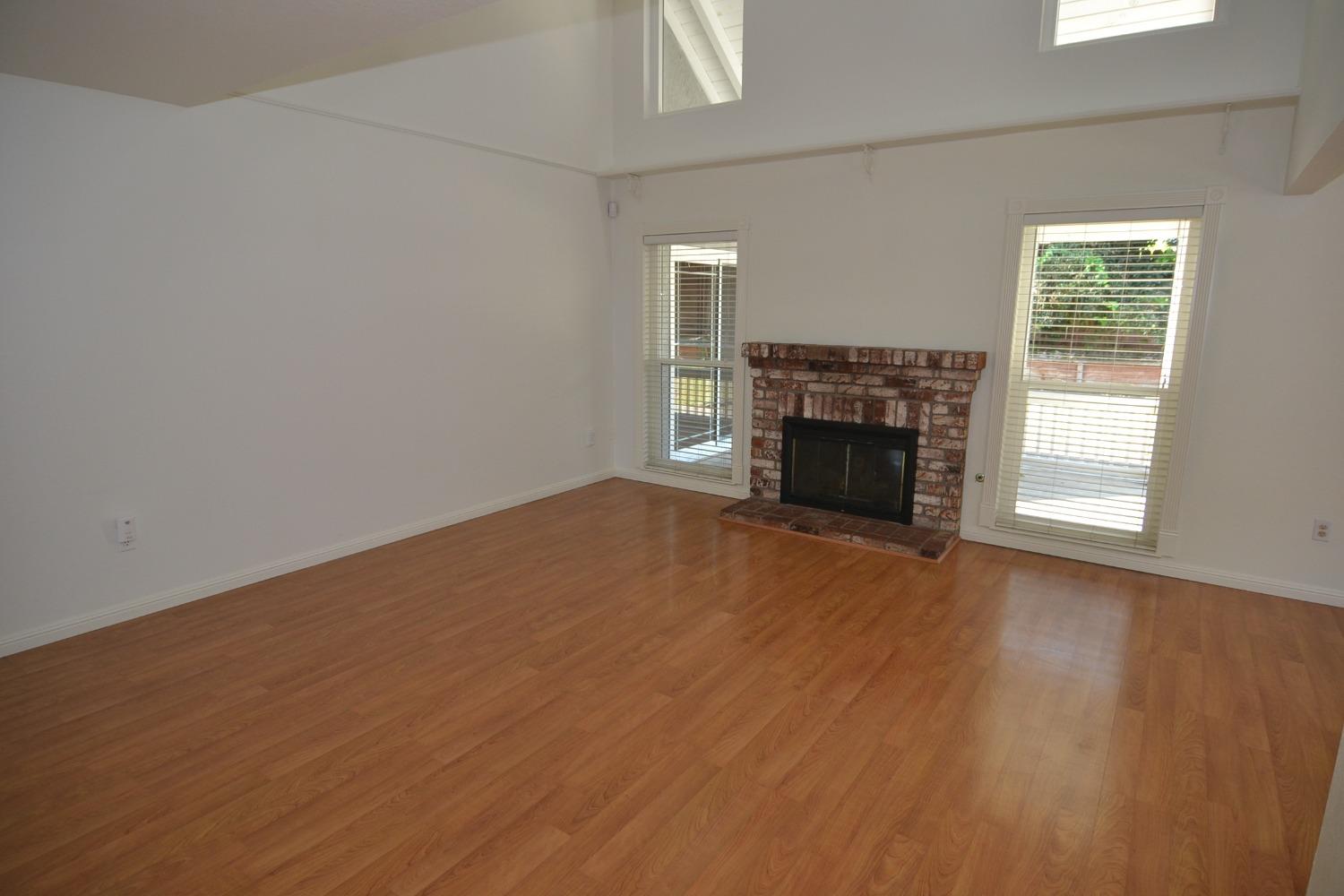 2817 Woodmont Circle