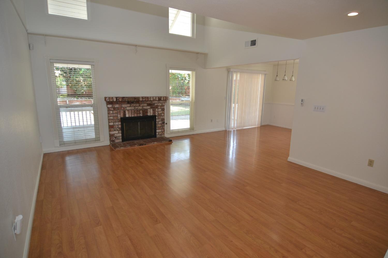 2817 Woodmont Circle