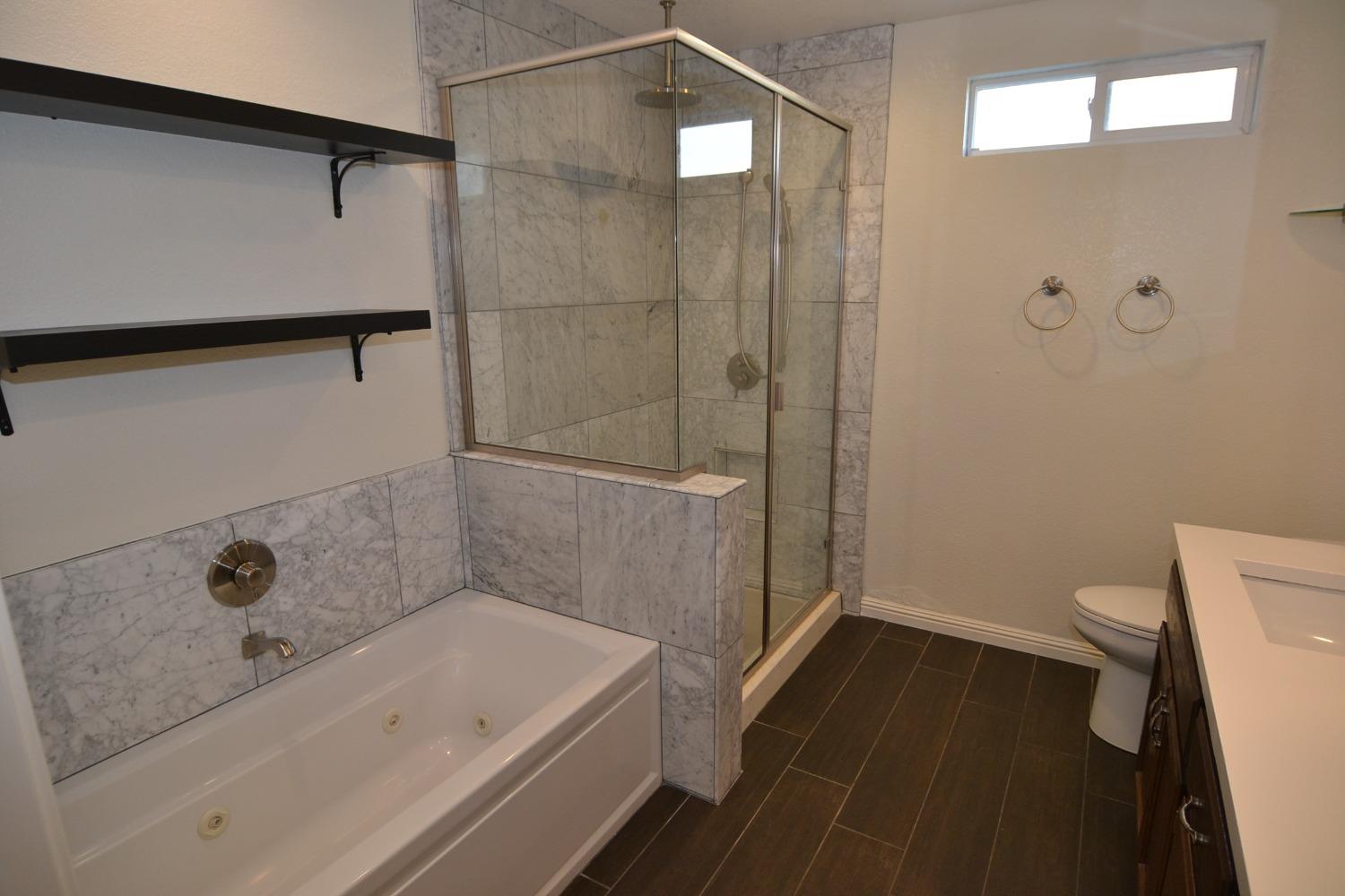 2817 Woodmont Circle