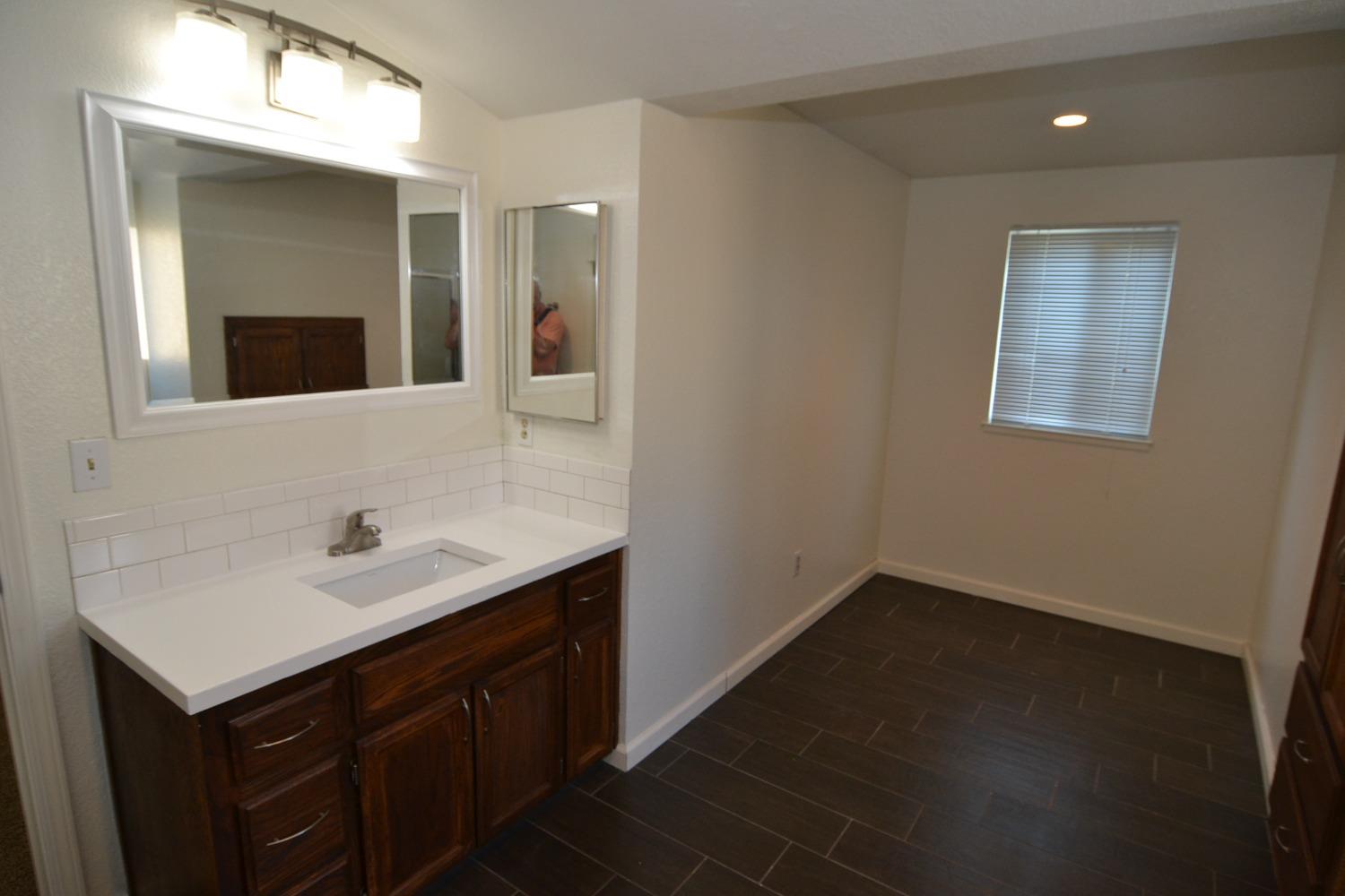 2817 Woodmont Circle