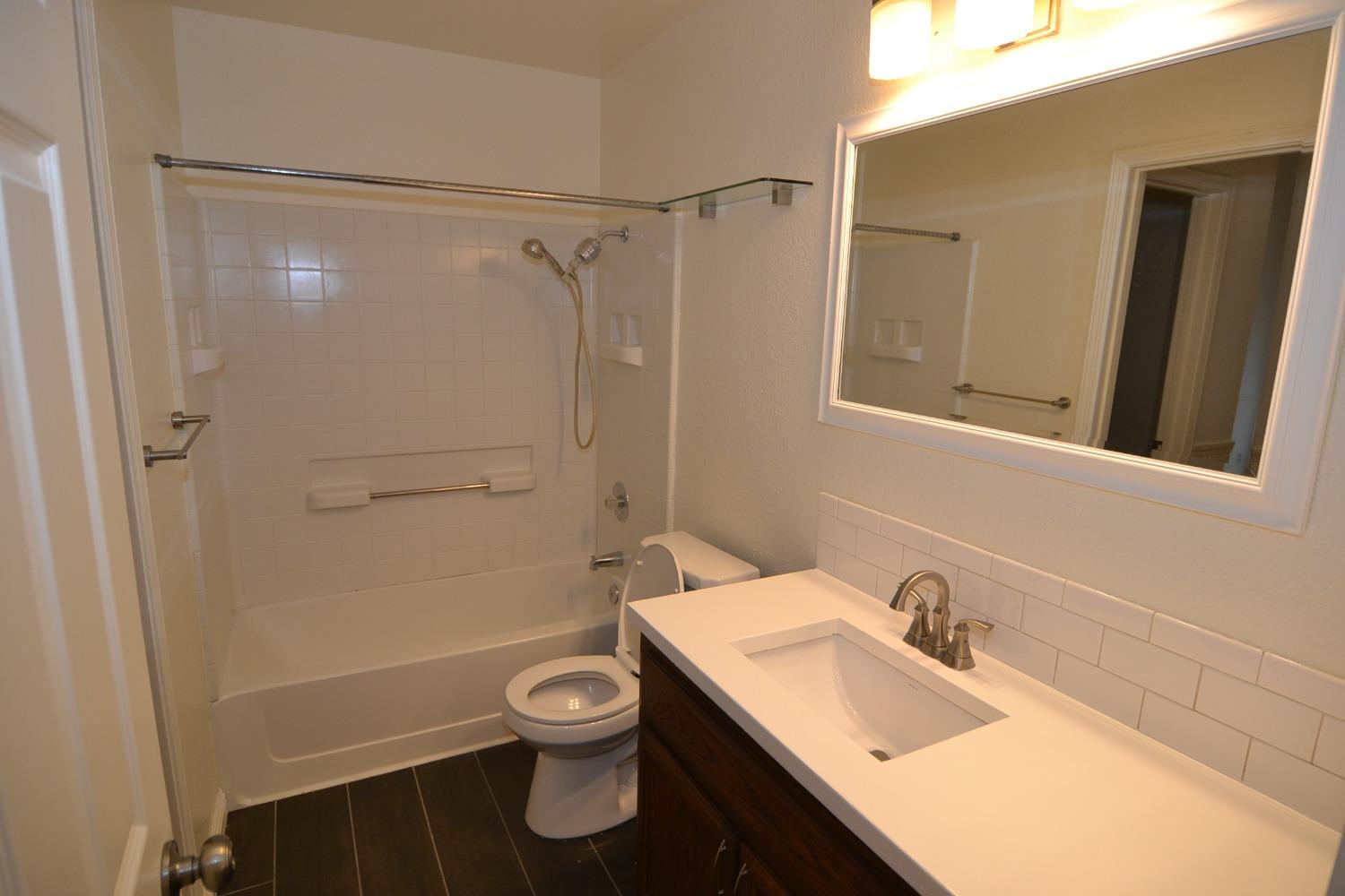 2817 Woodmont Circle