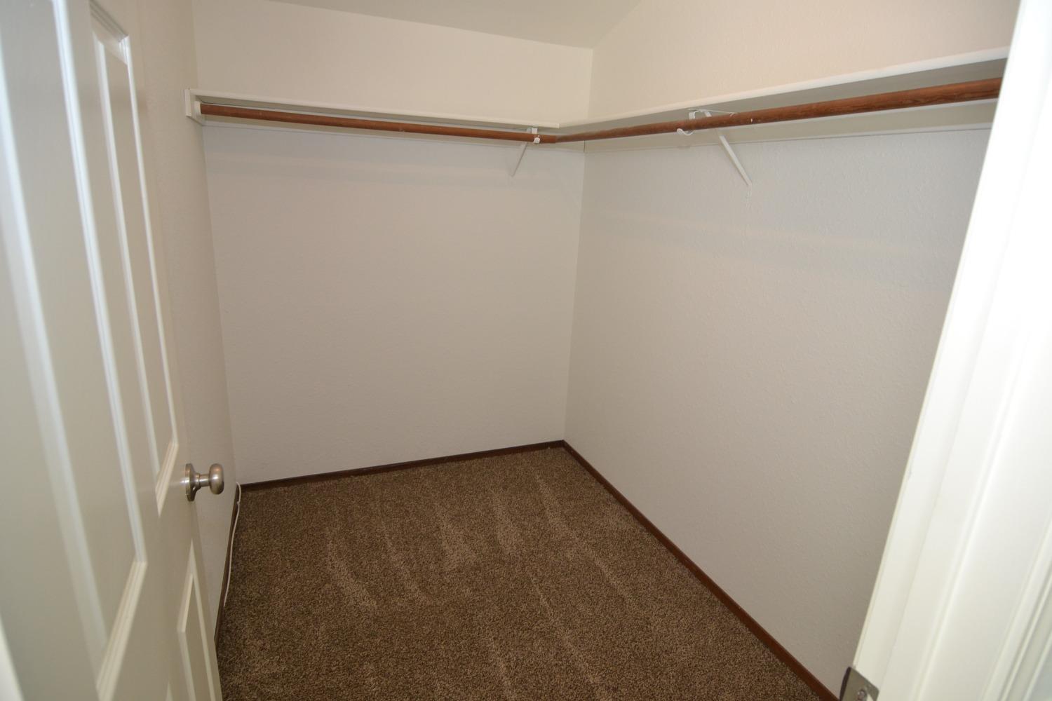 2817 Woodmont Circle