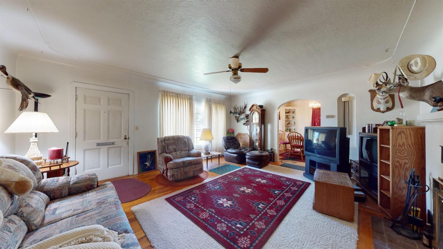 1476 E Canal Drive