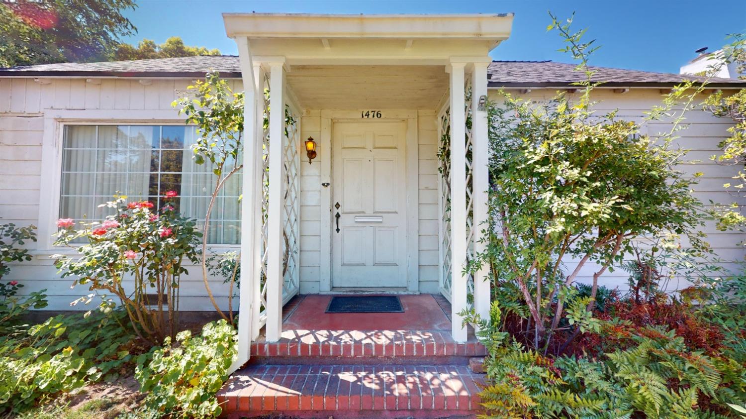 1476 E Canal Drive