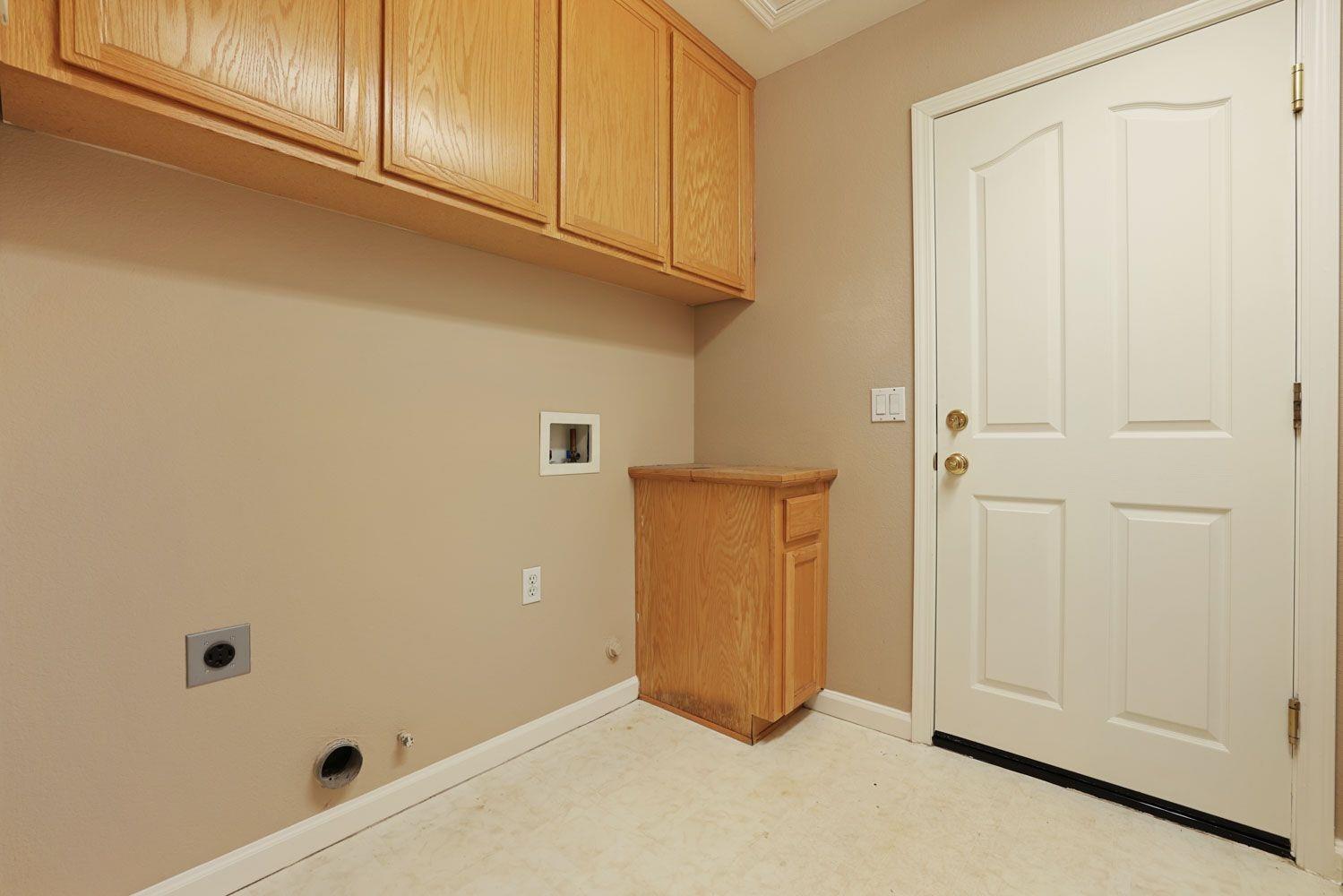 3300 Inverness Street