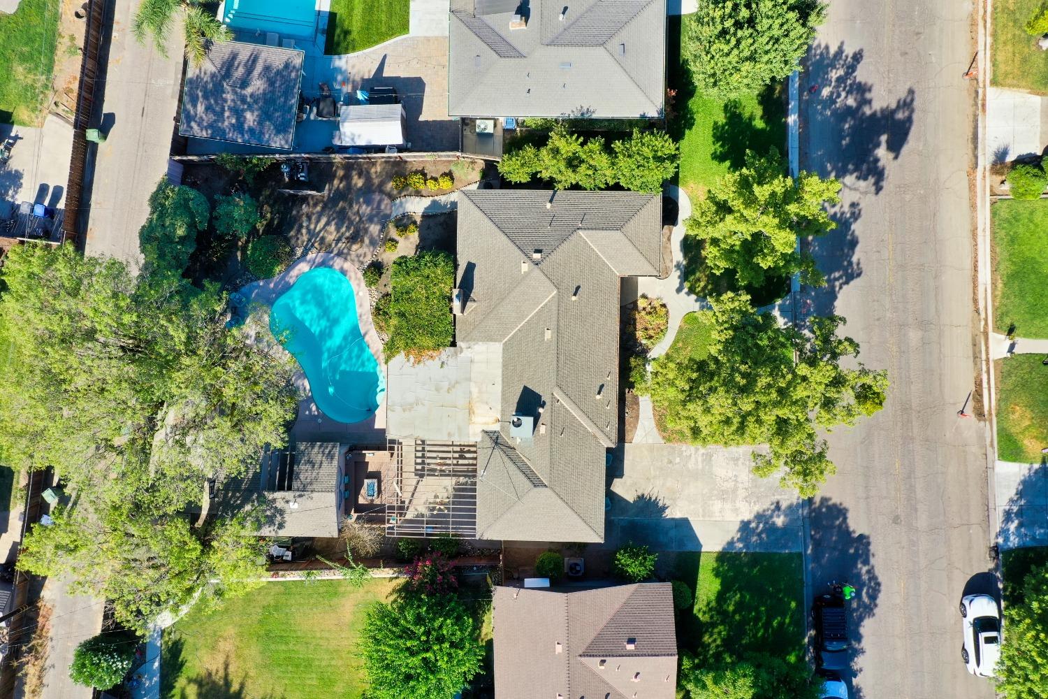 2090 El Camino Drive