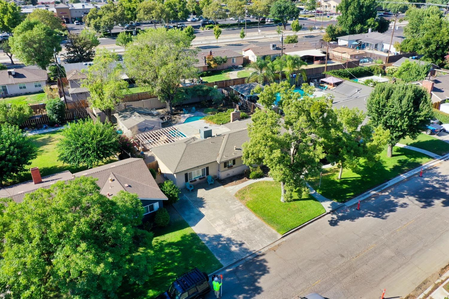 2090 El Camino Drive